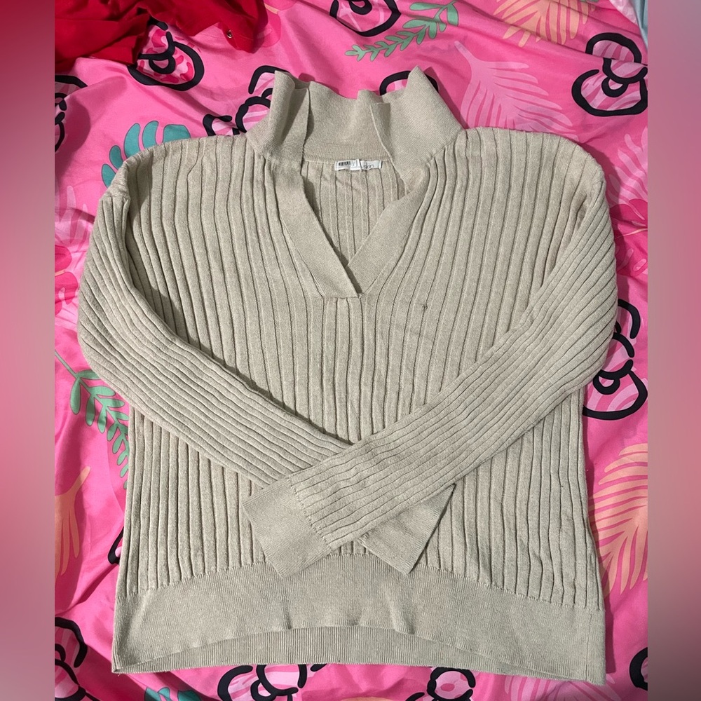 Pre Owned SKIN beige ribbed sweater size medium